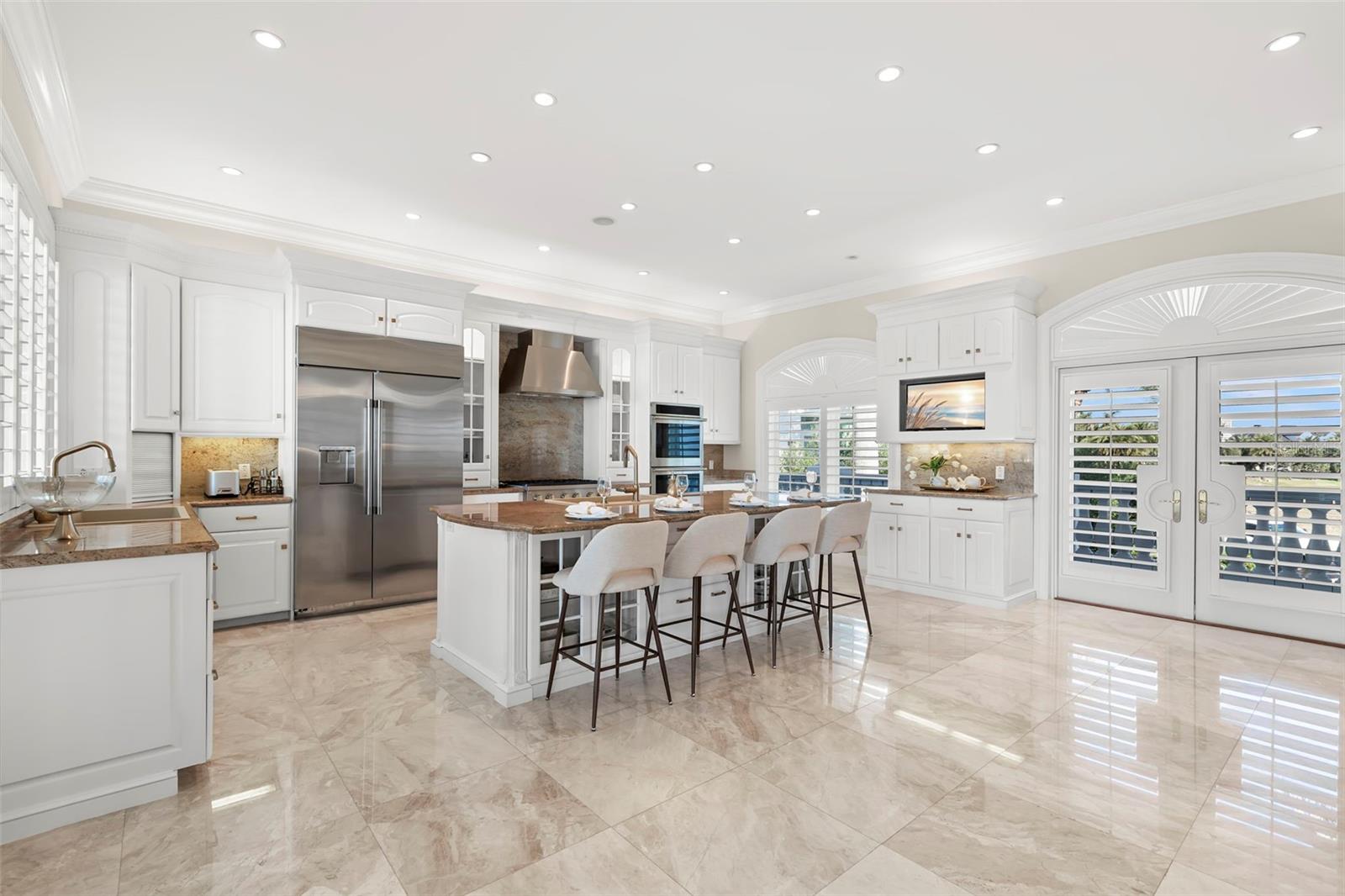 Listing photo id 19 for 6199 54th Street S