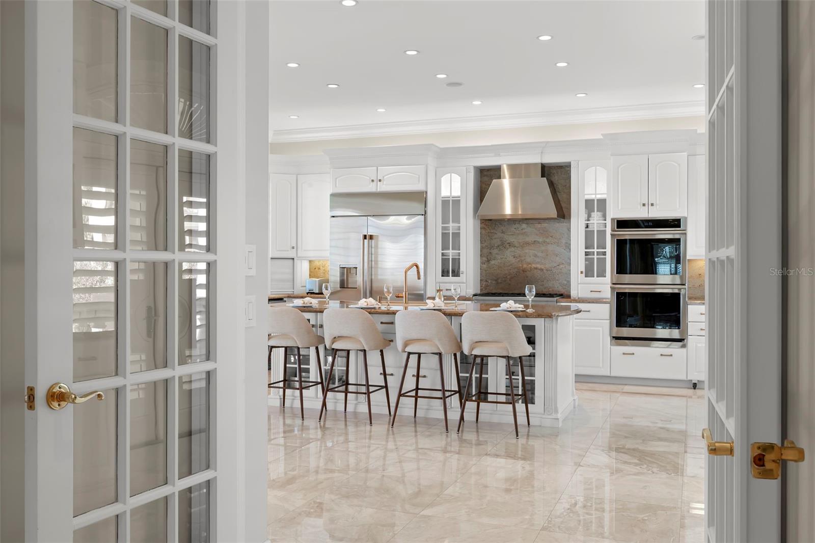 Listing photo id 21 for 6199 54th Street S