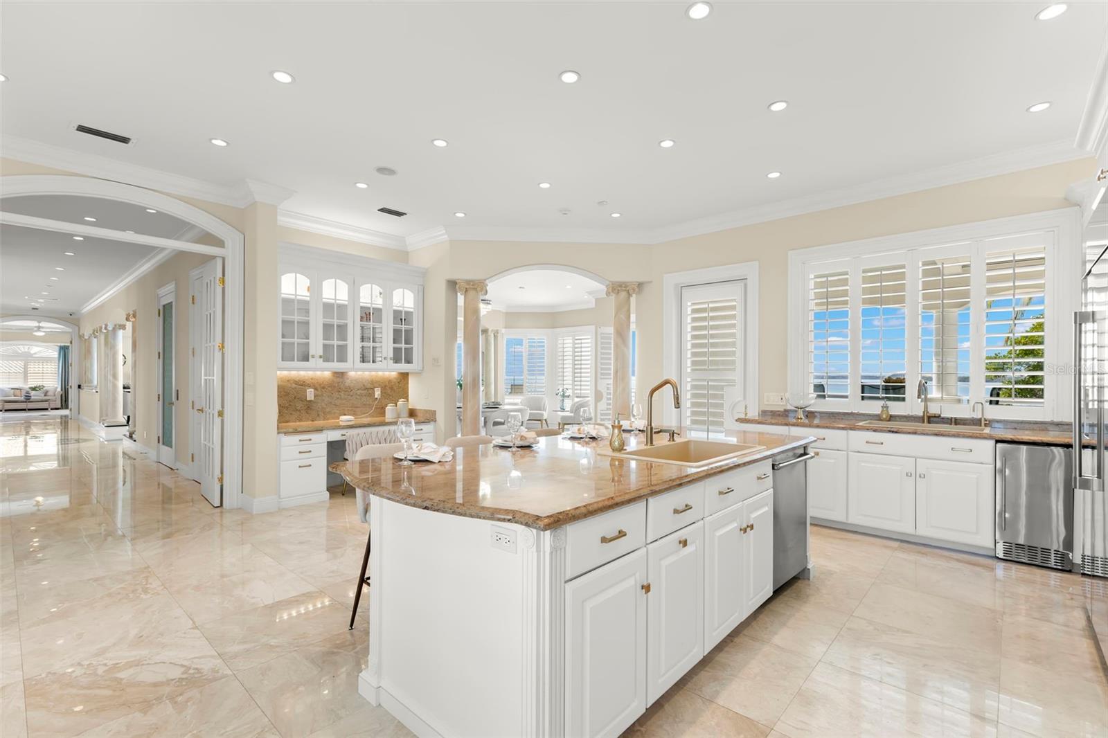 Listing photo id 22 for 6199 54th Street S