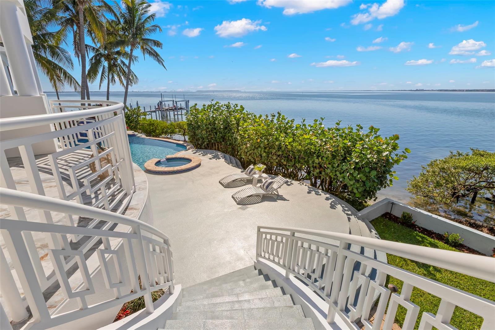 Listing photo id 29 for 6199 54th Street S