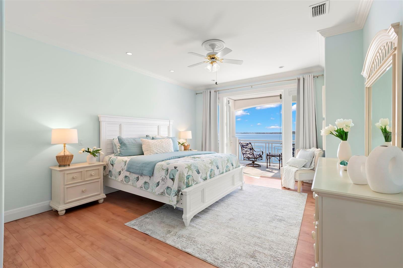 Listing photo id 39 for 6199 54th Street S