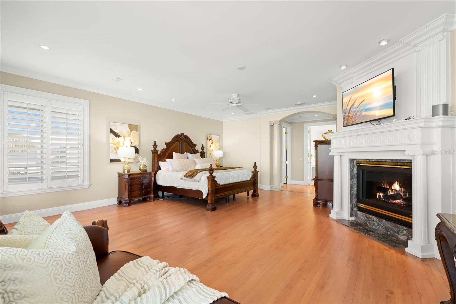 Listing photo id 41 for 6199 54th Street S