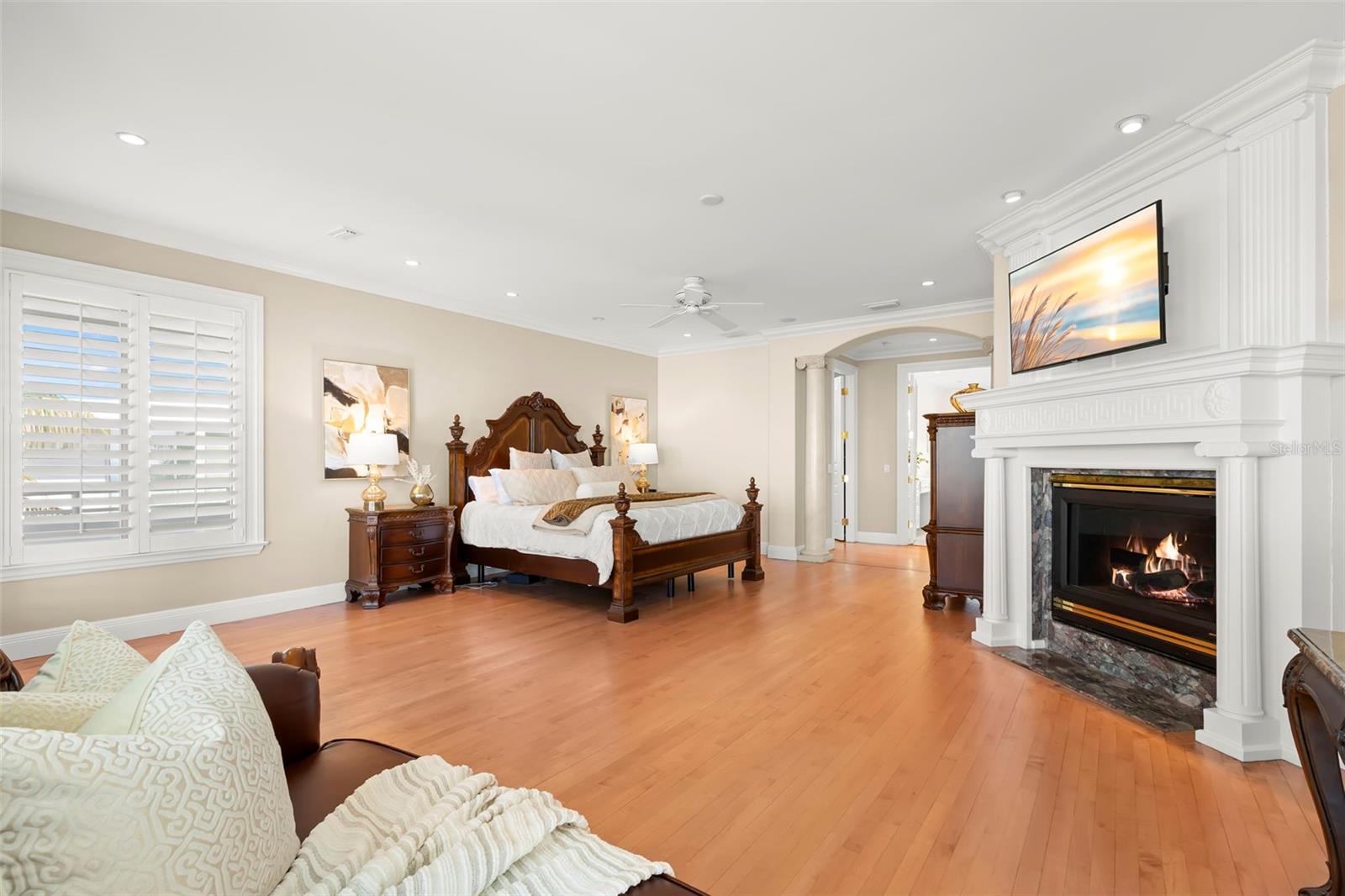 Listing photo id 44 for 6199 54th Street S