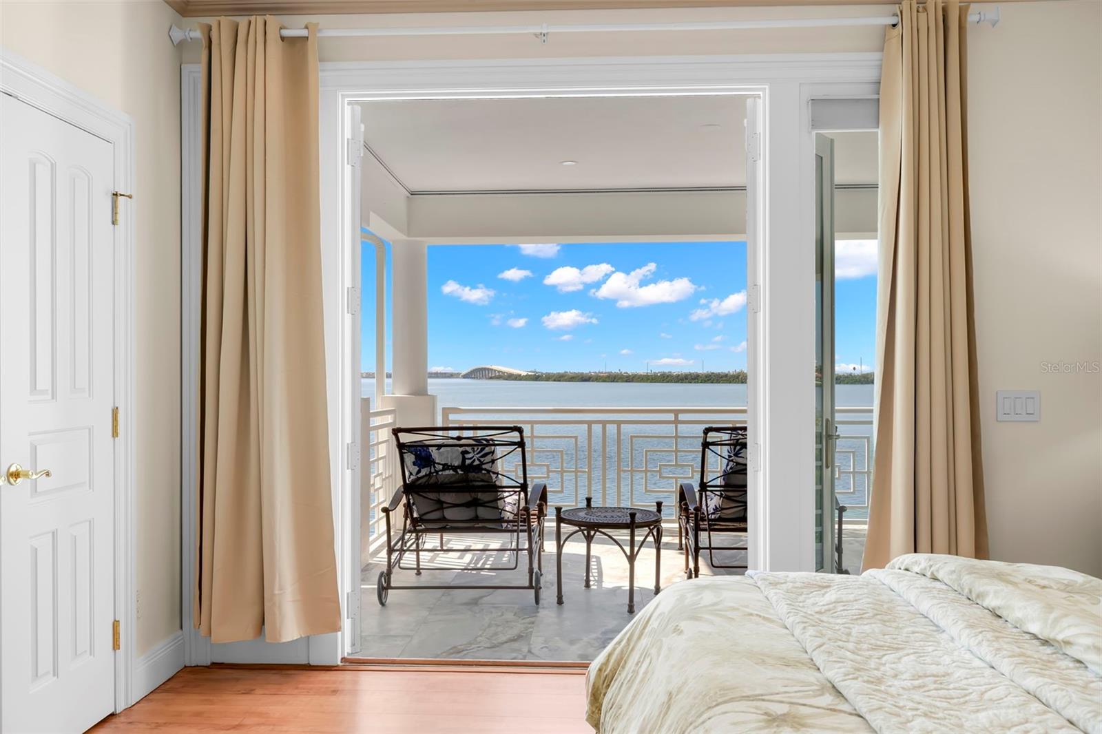 Listing photo id 49 for 6199 54th Street S