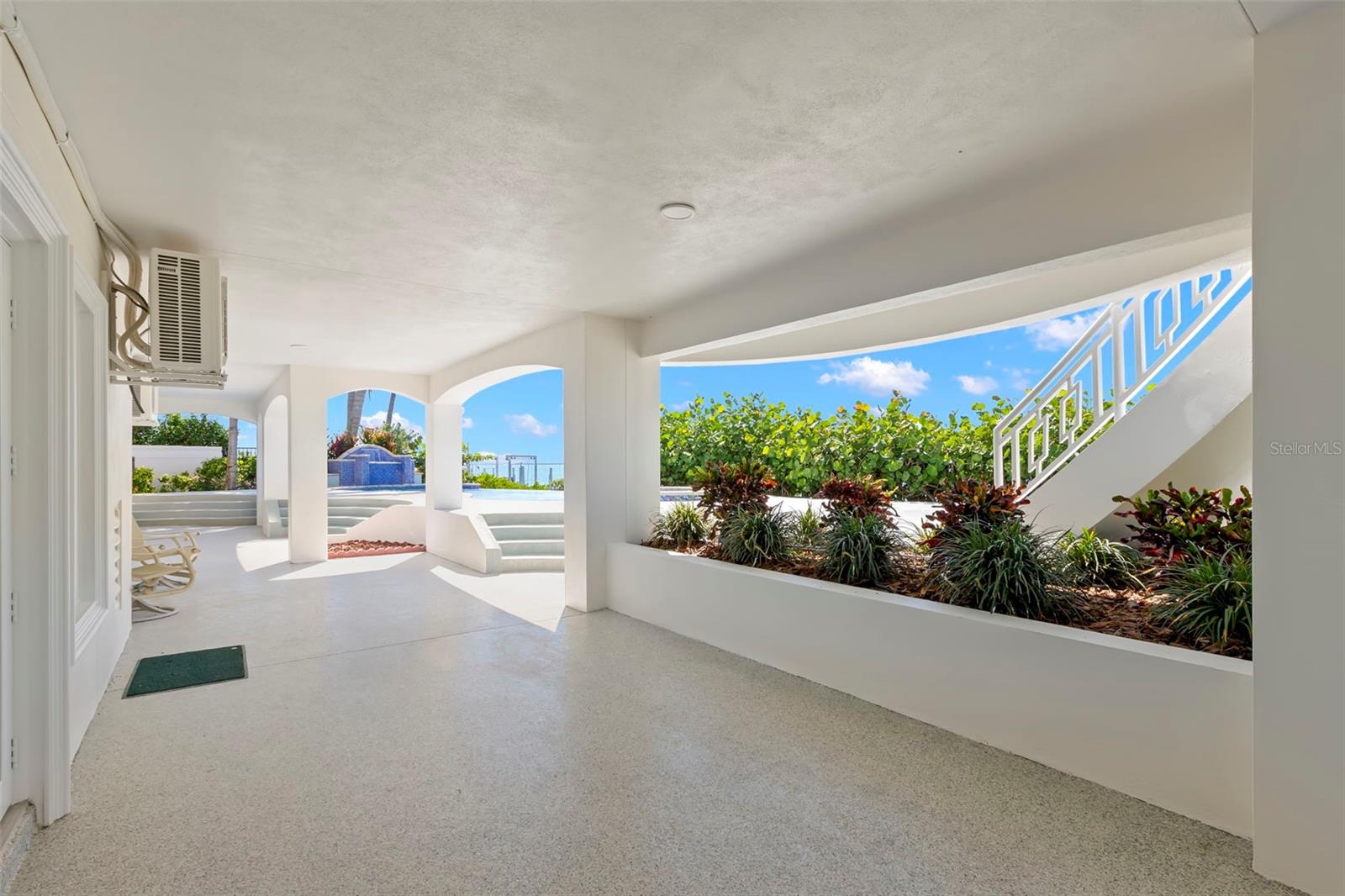 Listing photo id 68 for 6199 54th Street S