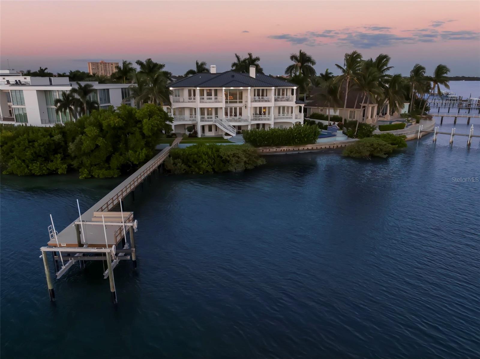 Listing photo id 69 for 6199 54th Street S