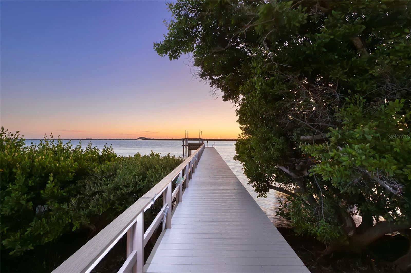 Listing photo id 6 for 6199 54th Street S