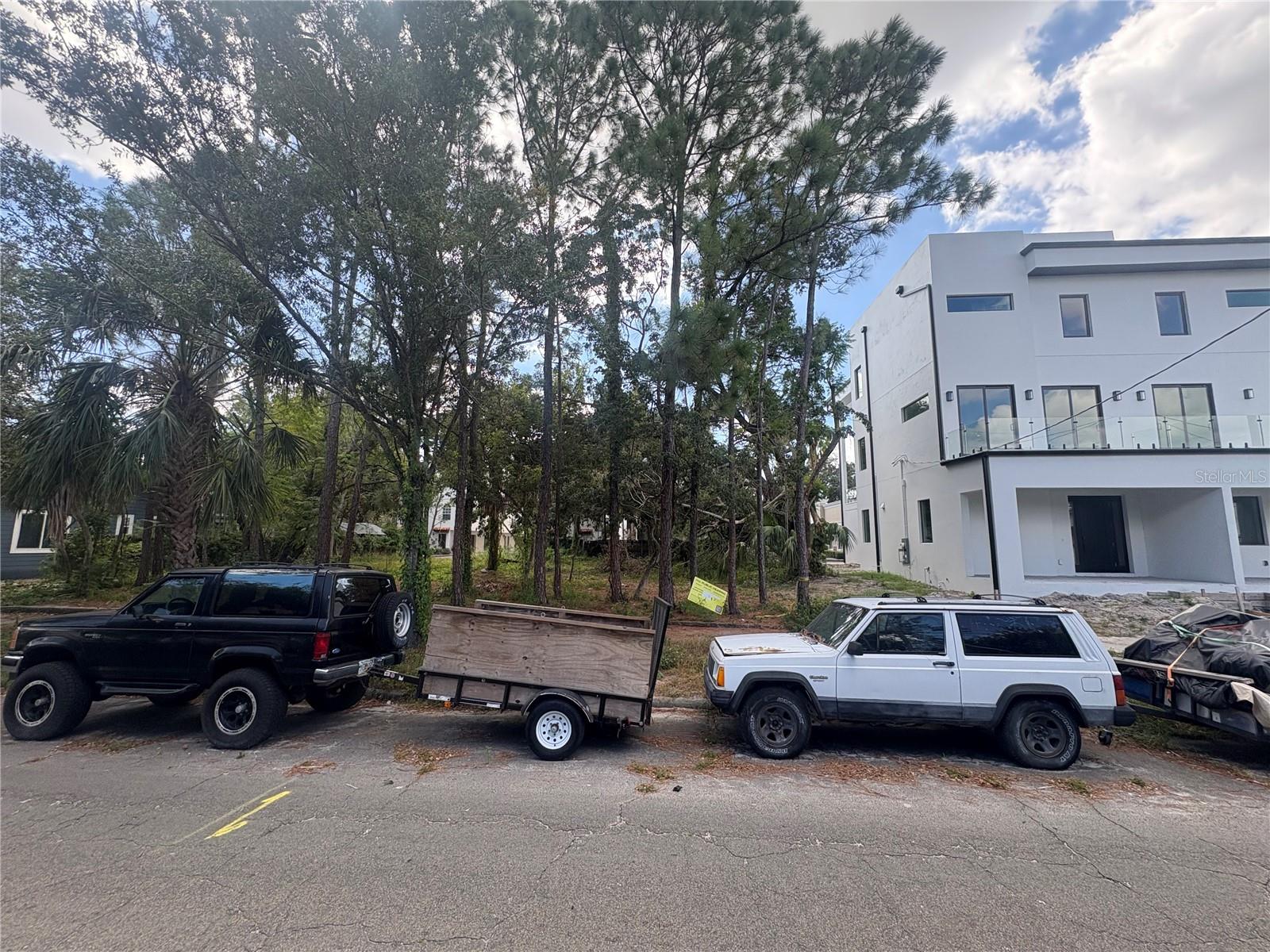 Image 2 of 10 For 2318 North B Street