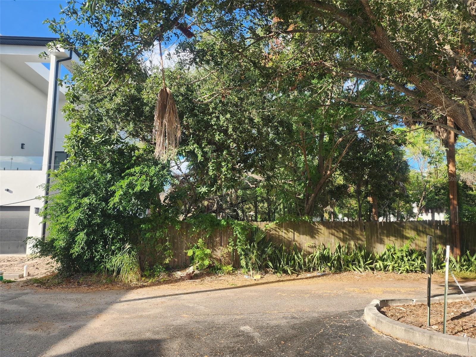 Image 3 of 10 For 2318 North B Street