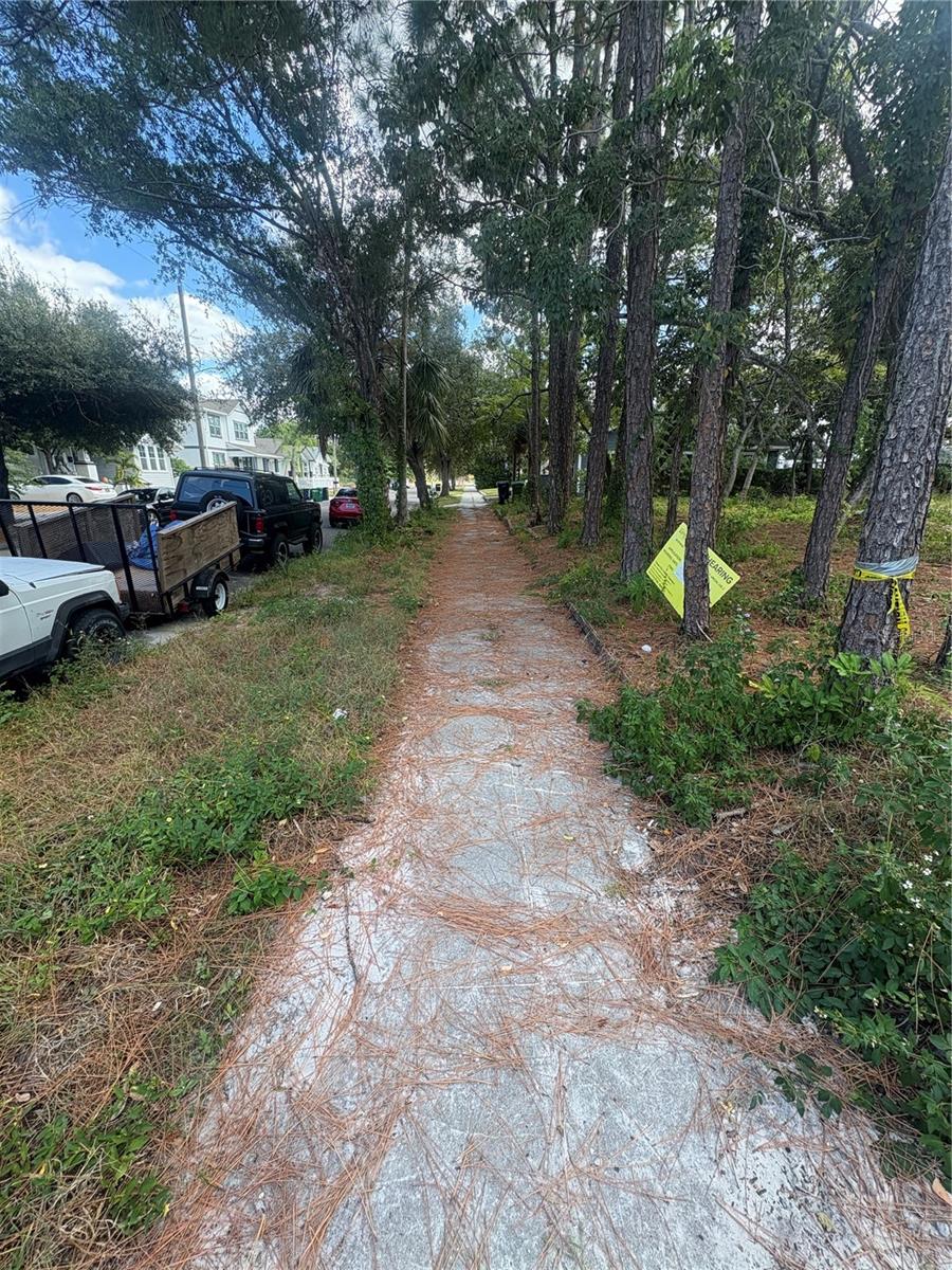 Image 9 of 10 For 2318 North B Street