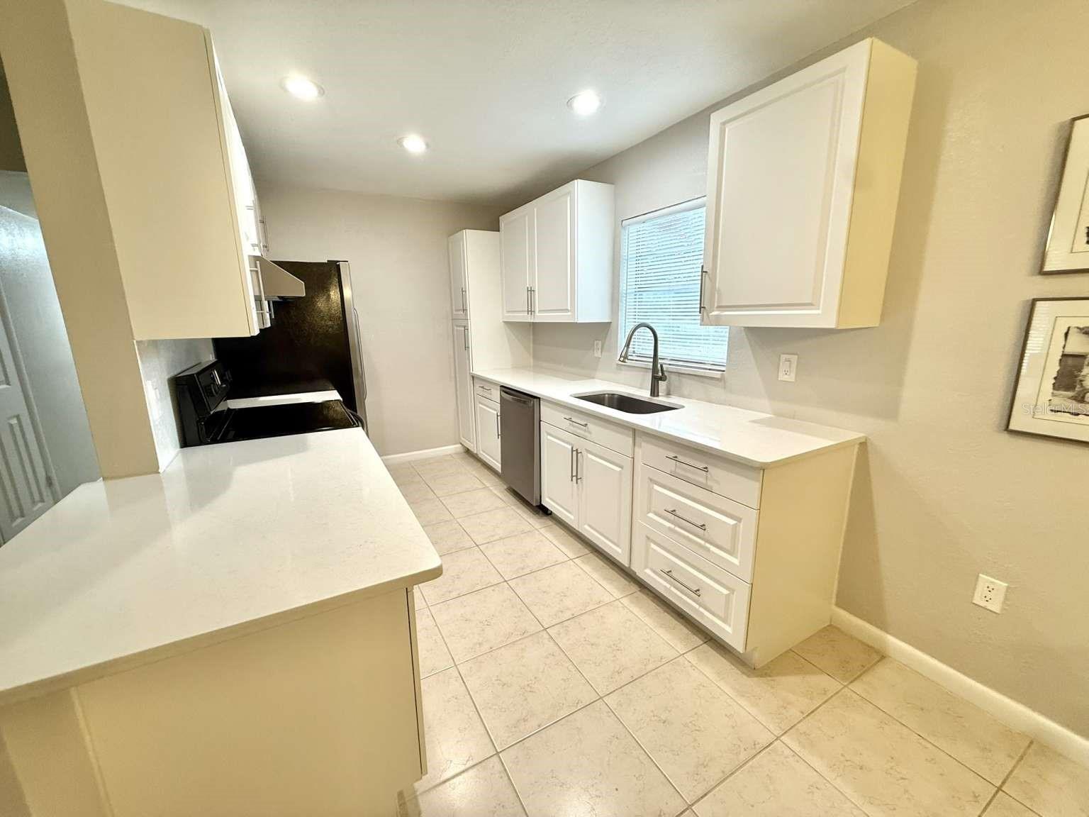 Image 9 of 16 For 654 Romano Avenue