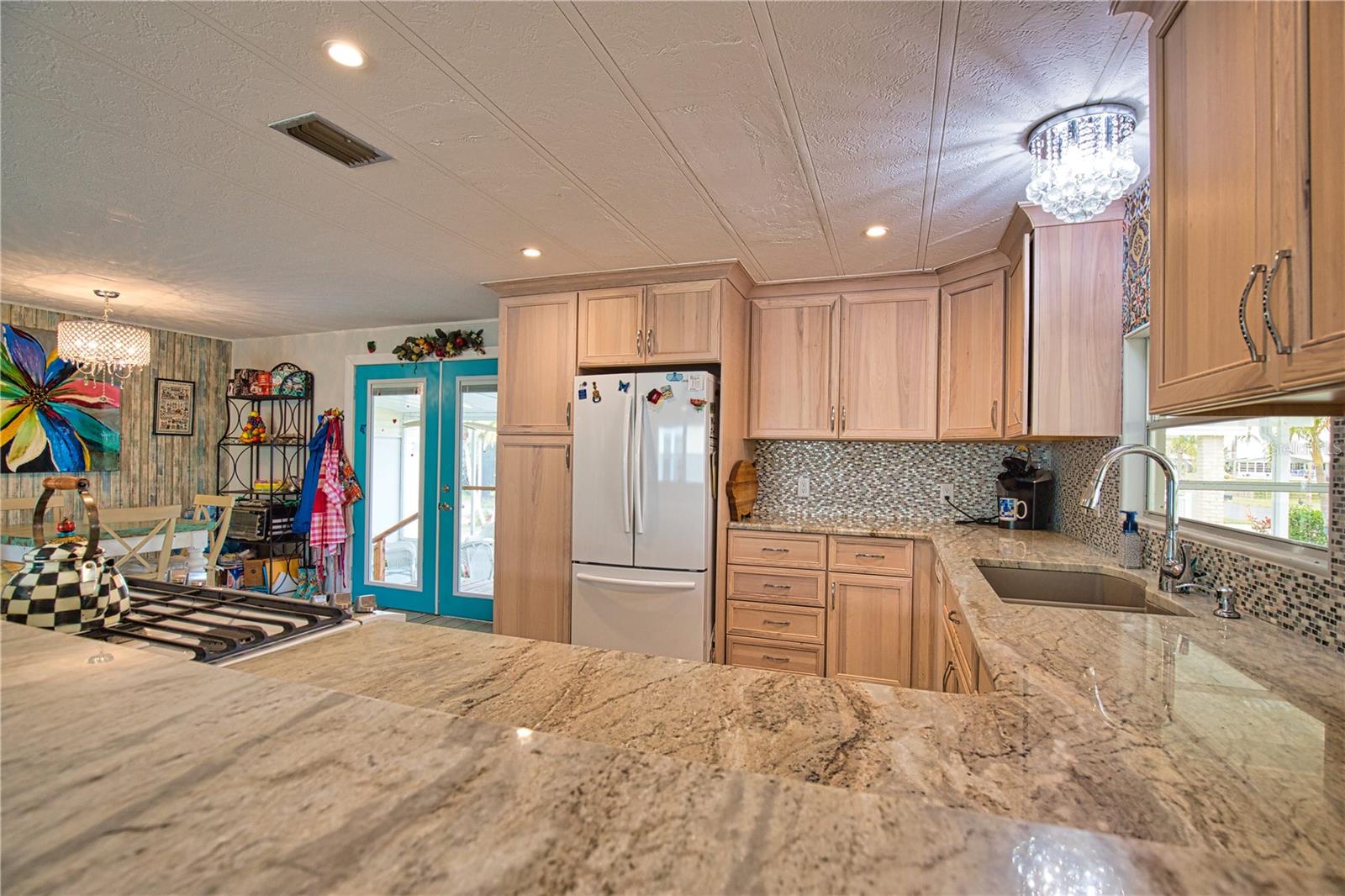 Image 15 of 84 For 748 Sanchez Circle