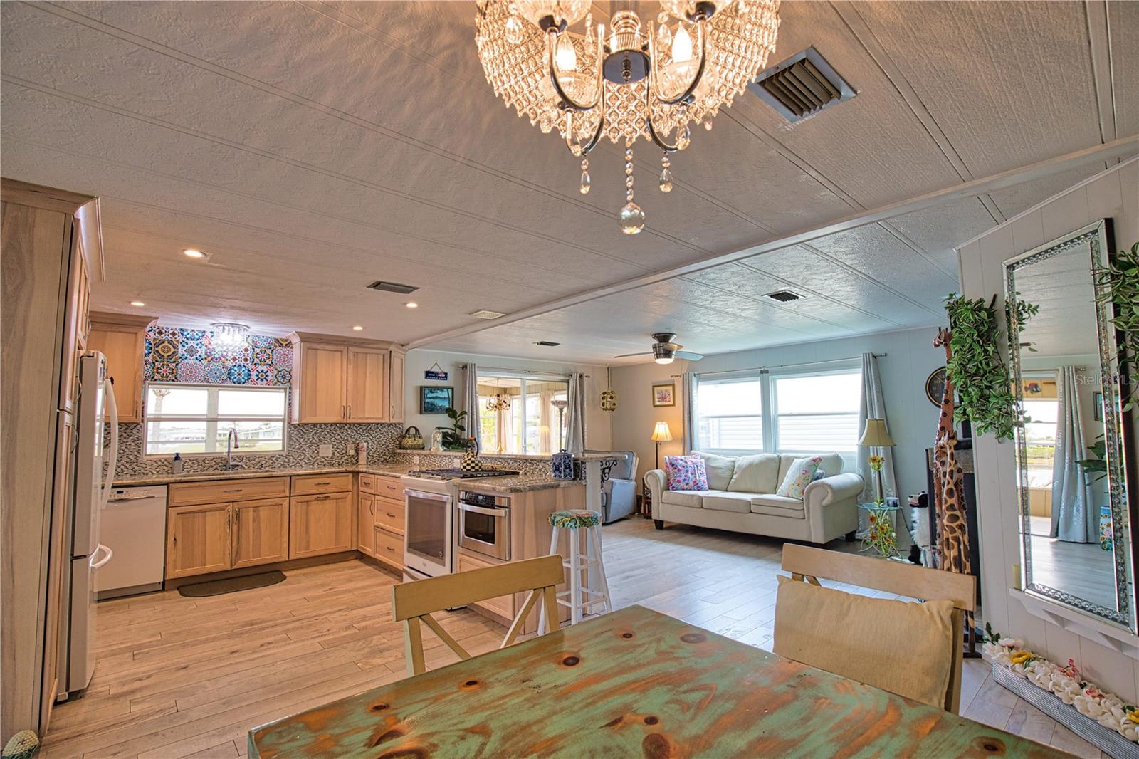 Image 17 of 84 For 748 Sanchez Circle