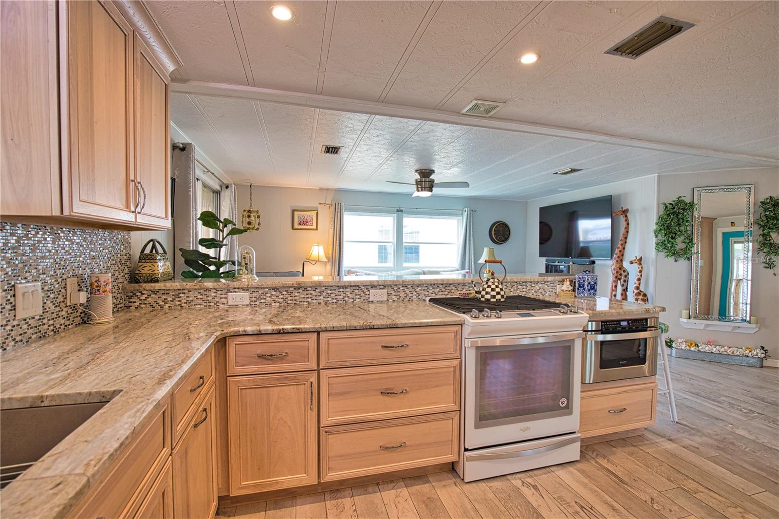 Image 23 of 84 For 748 Sanchez Circle