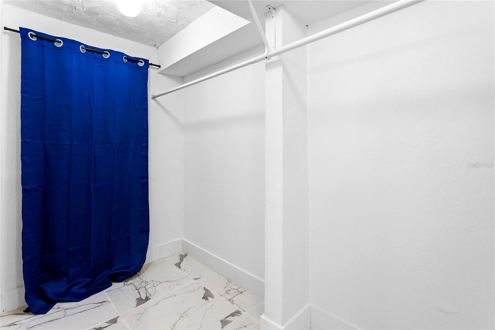 Image 18 of 38 For 8207 Tanglewood Lane