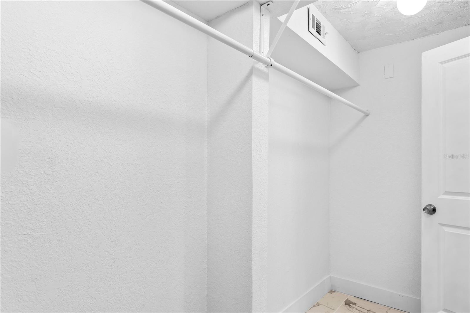 Image 19 of 38 For 8207 Tanglewood Lane