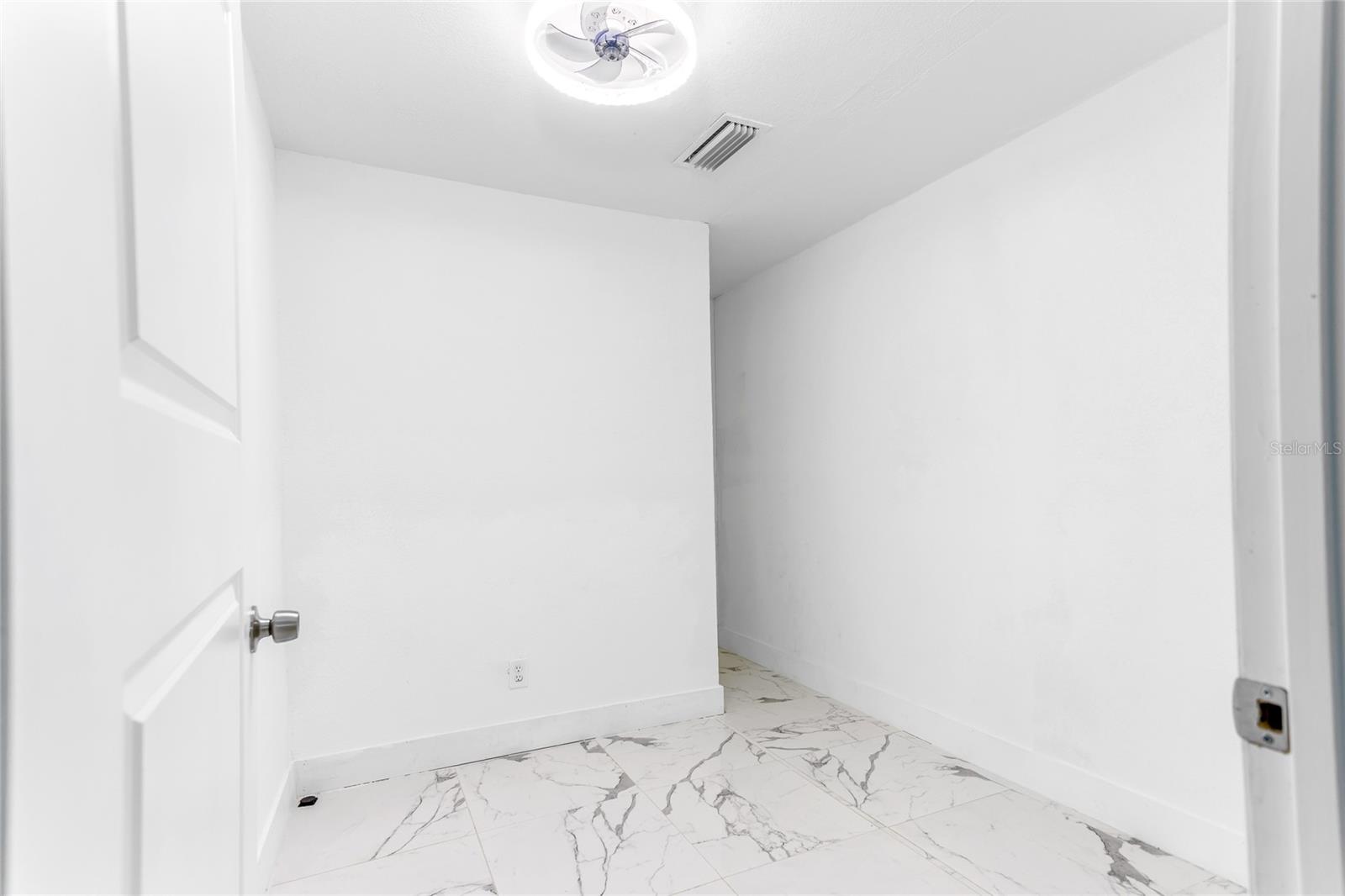 Image 20 of 38 For 8207 Tanglewood Lane