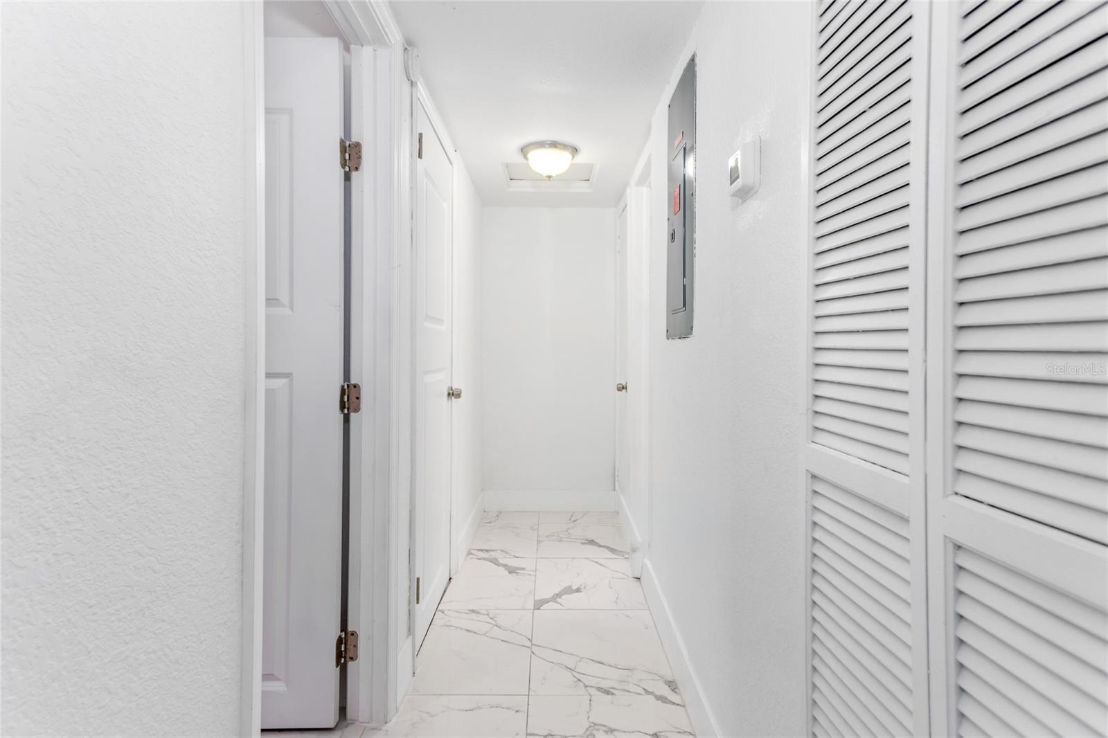 Image 23 of 38 For 8207 Tanglewood Lane