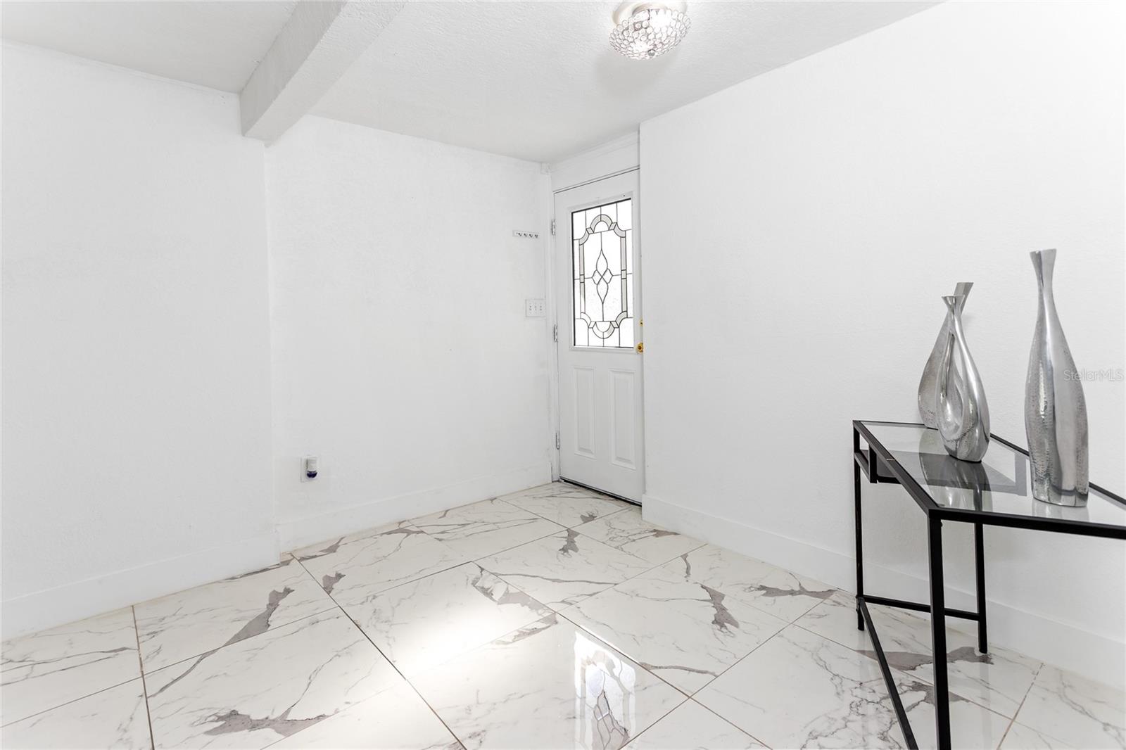 Image 3 of 38 For 8207 Tanglewood Lane