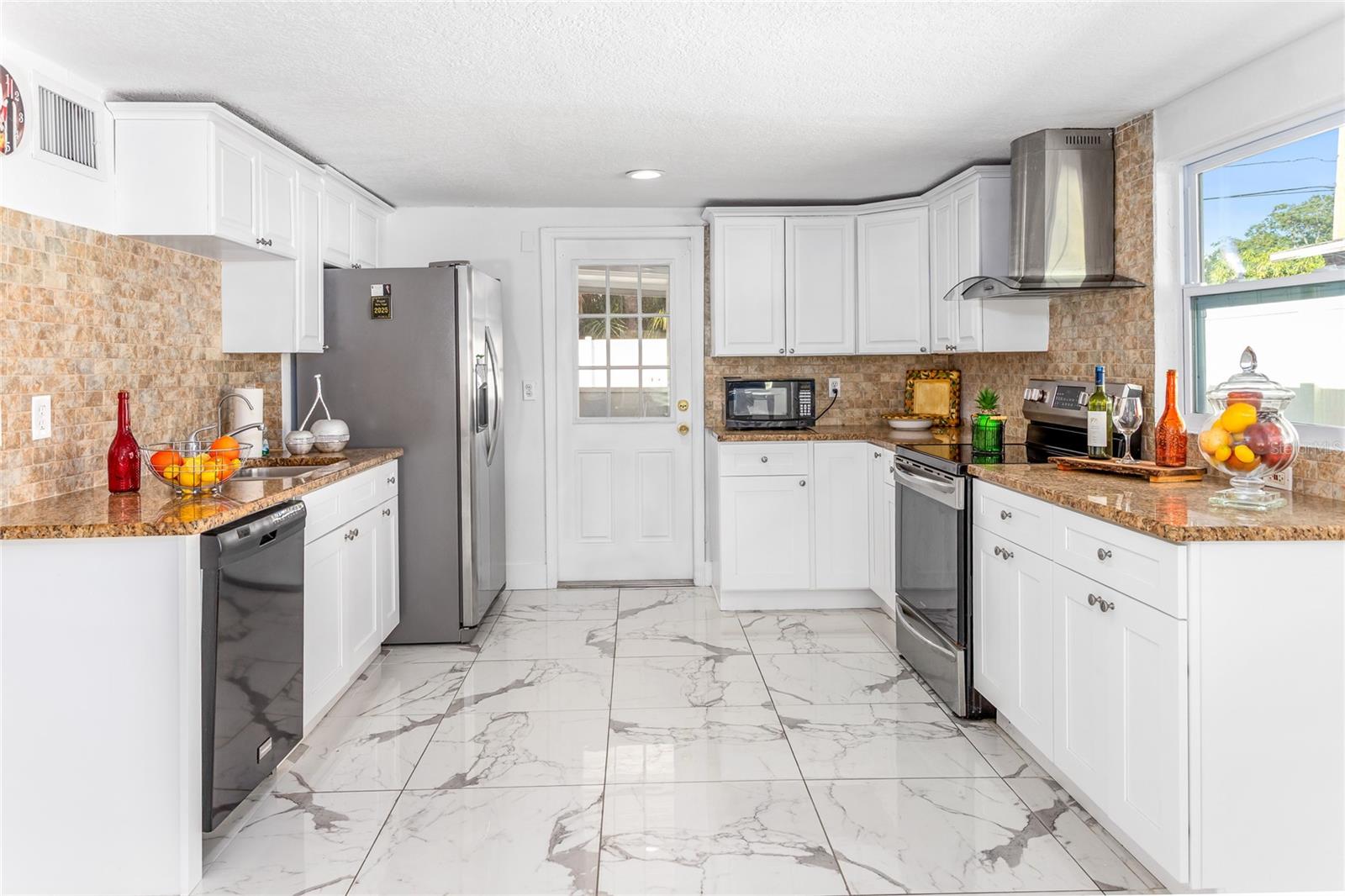 Image 5 of 38 For 8207 Tanglewood Lane