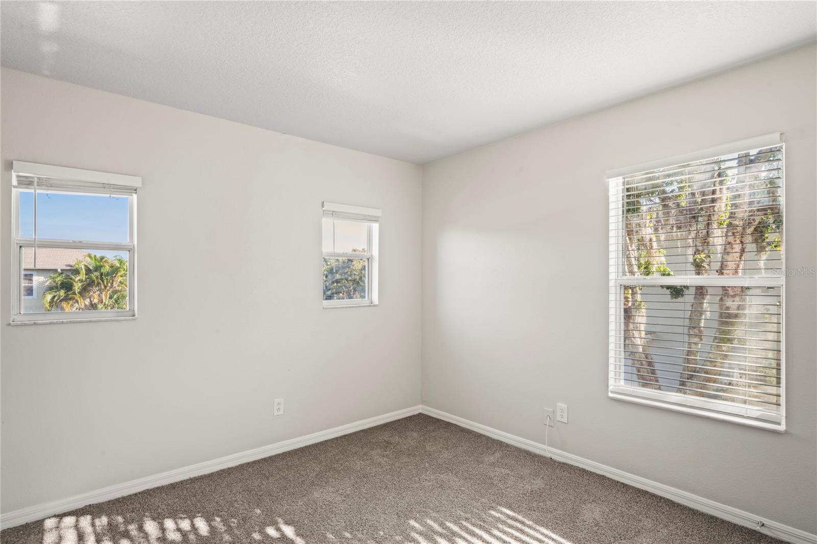 Image 19 of 25 For 27004 Stillbrook Drive