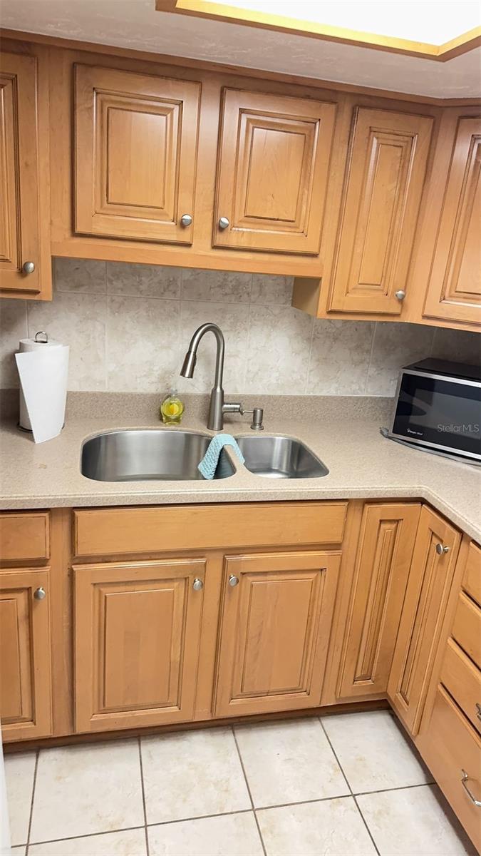 Listing photo id 9 for 4851 Gandy Boulevard B11l38