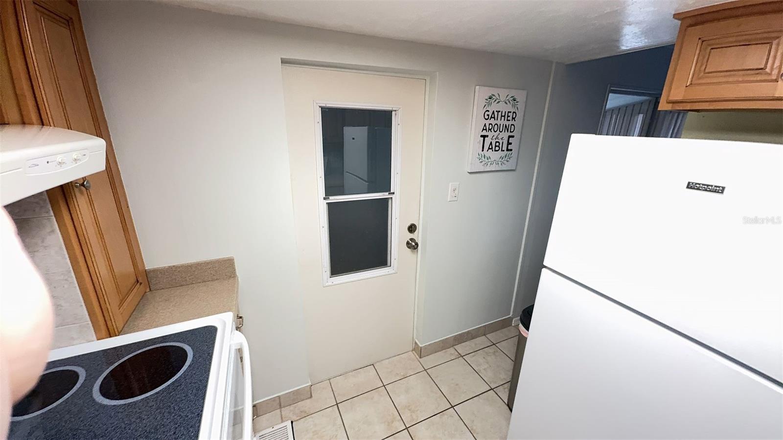 Listing photo id 10 for 4851 Gandy Boulevard B11l38