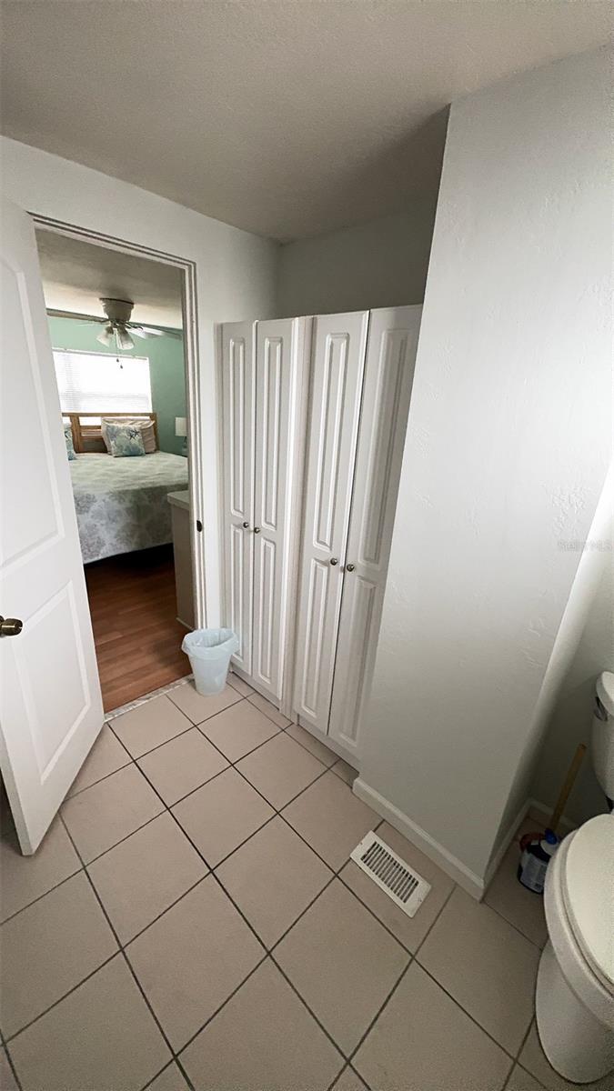 Listing photo id 16 for 4851 Gandy Boulevard B11l38