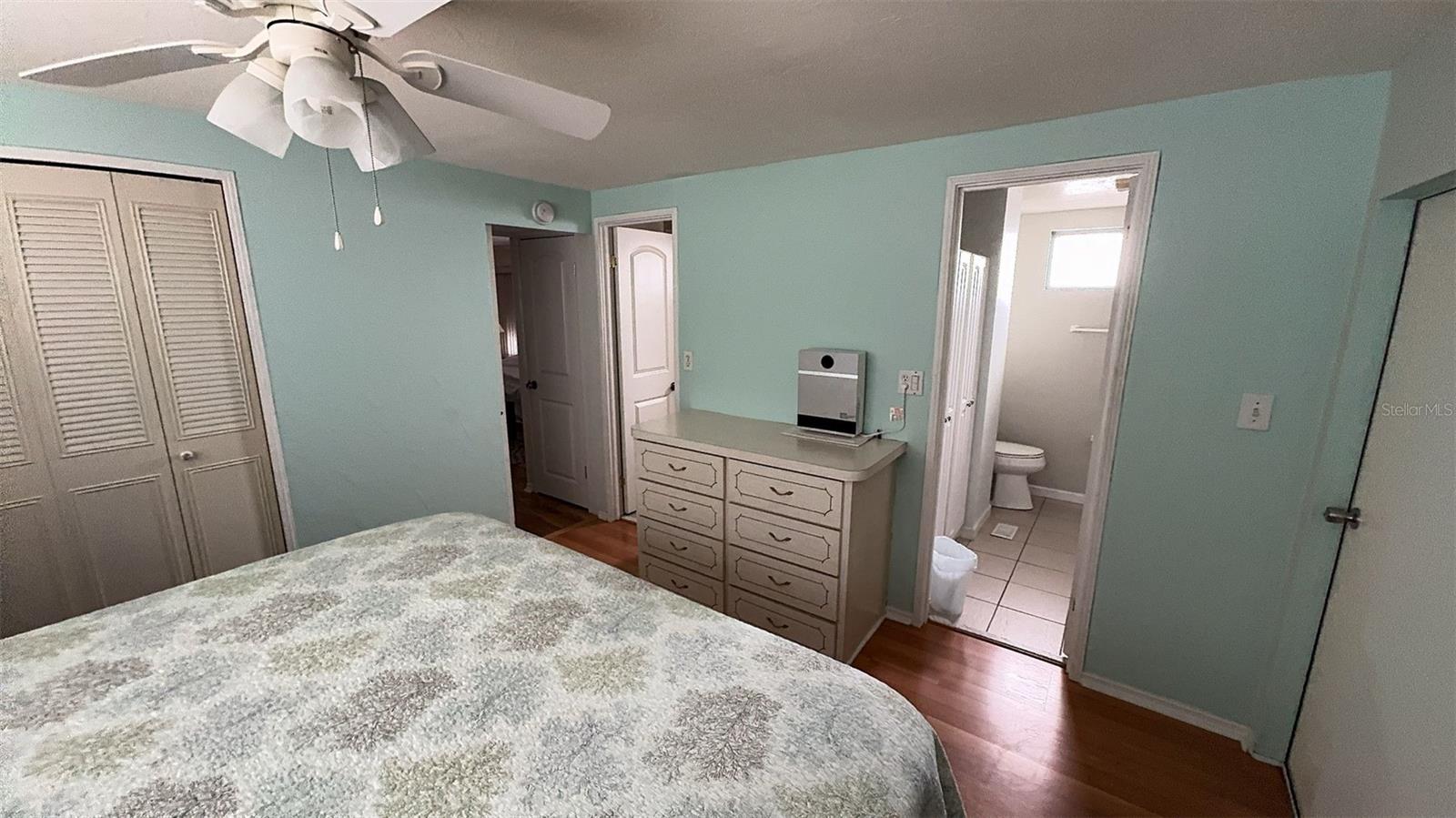 Listing photo id 18 for 4851 Gandy Boulevard B11l38