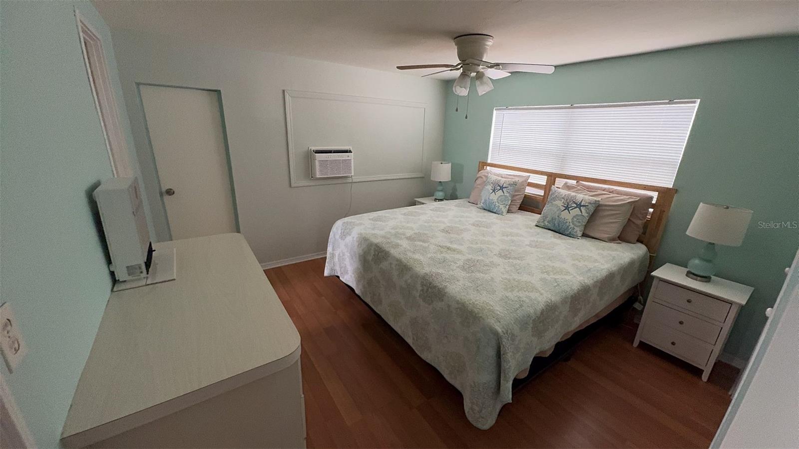 Listing photo id 20 for 4851 Gandy Boulevard B11l38