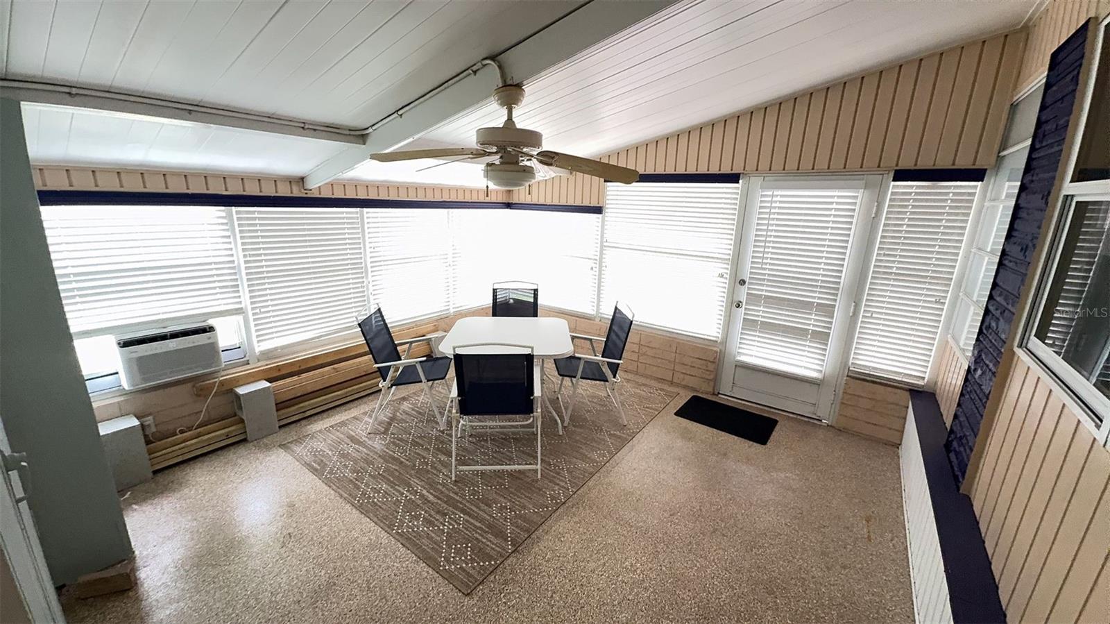 Listing photo id 31 for 4851 Gandy Boulevard B11l38