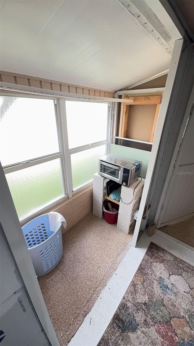 Listing photo id 33 for 4851 Gandy Boulevard B11l38