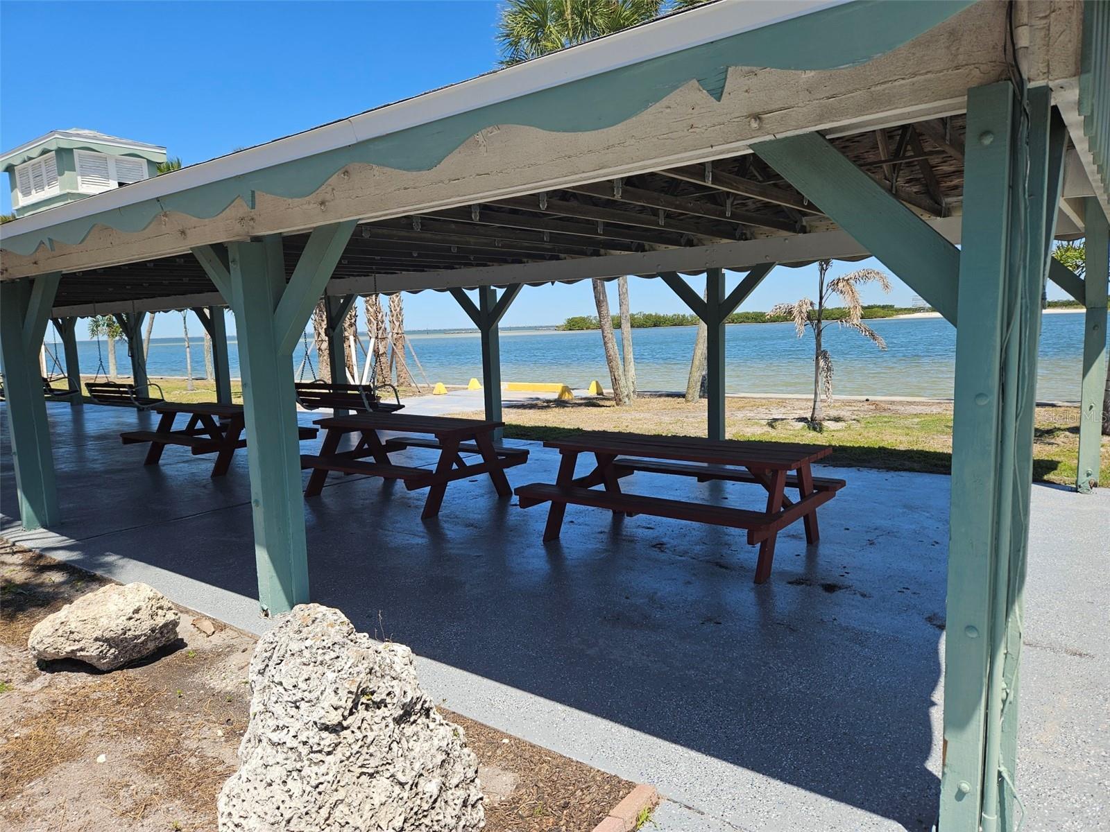 Listing photo id 42 for 4851 Gandy Boulevard B11l38