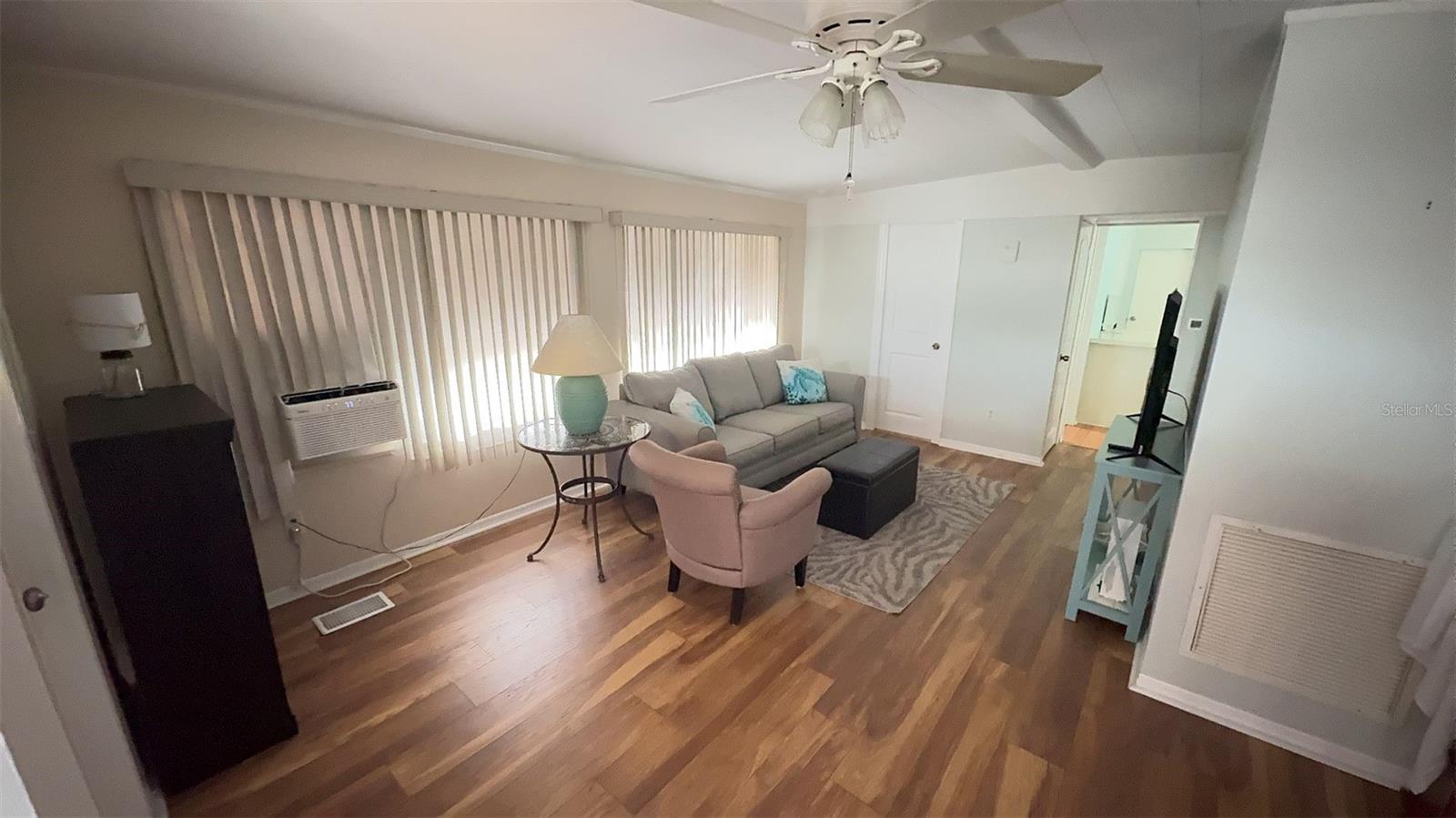 Listing photo id 3 for 4851 Gandy Boulevard B11l38
