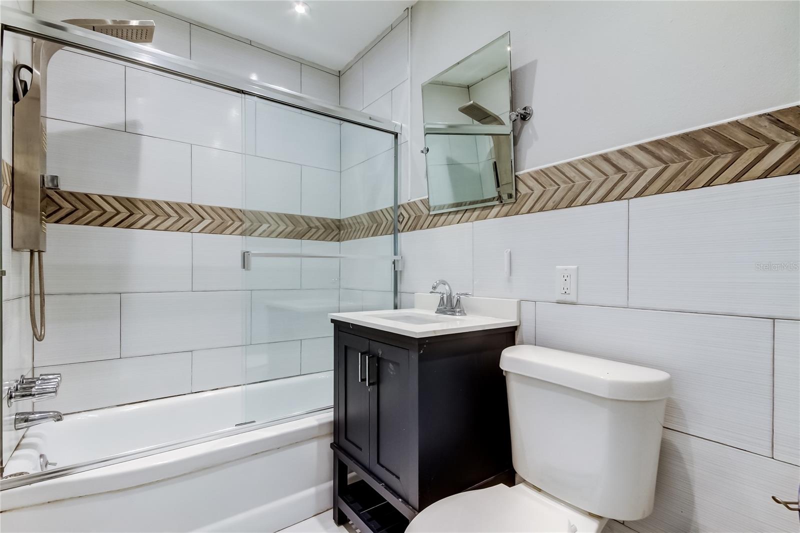 Image 27 of 40 For 439 34th Avenue N