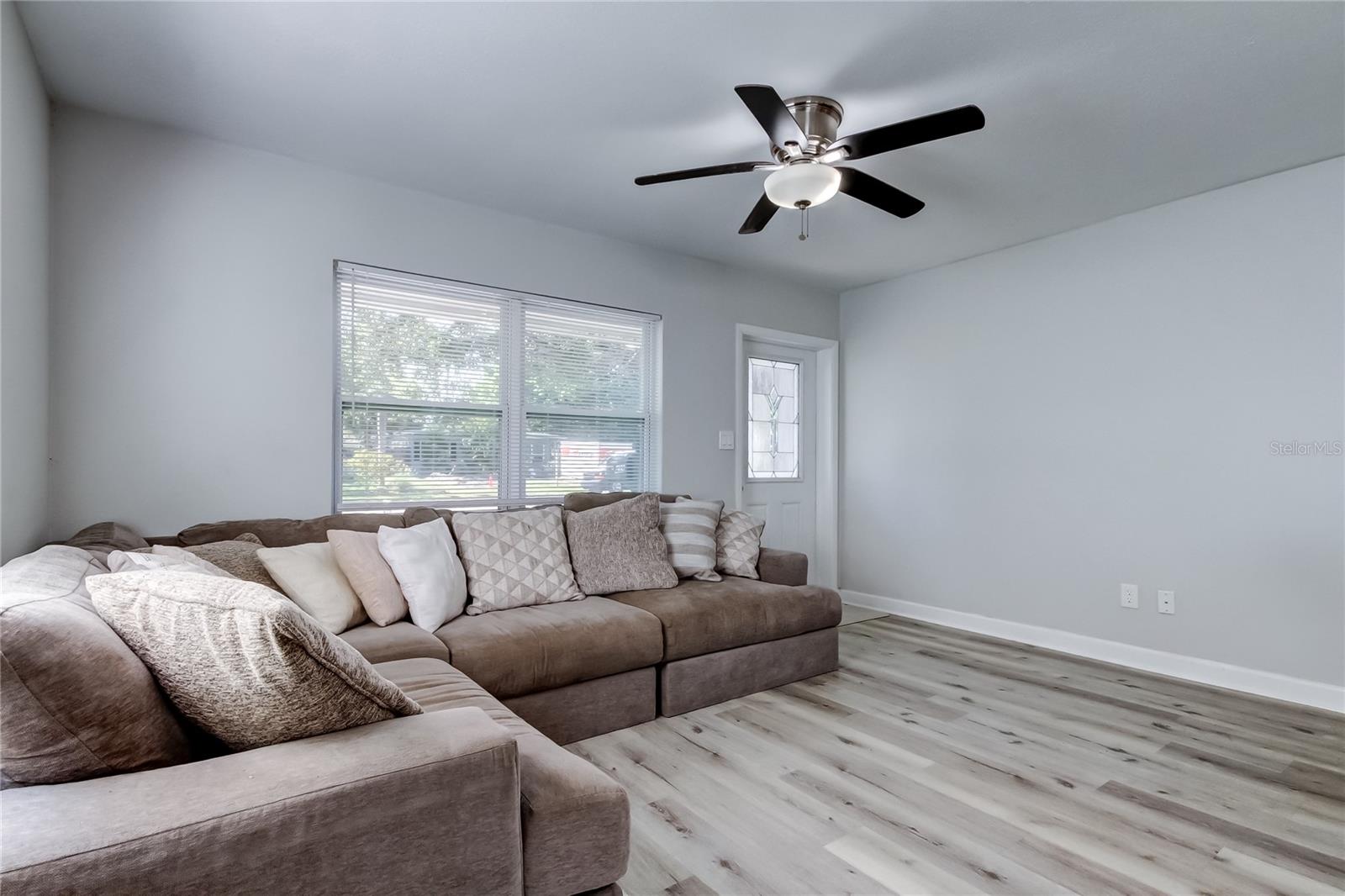 Image 4 of 40 For 439 34th Avenue N