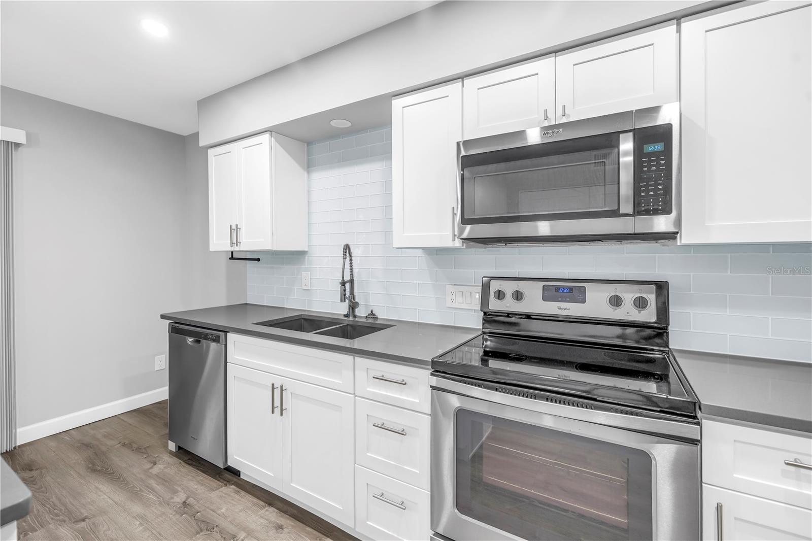 Image 7 of 30 For 6710 121st Avenue 8