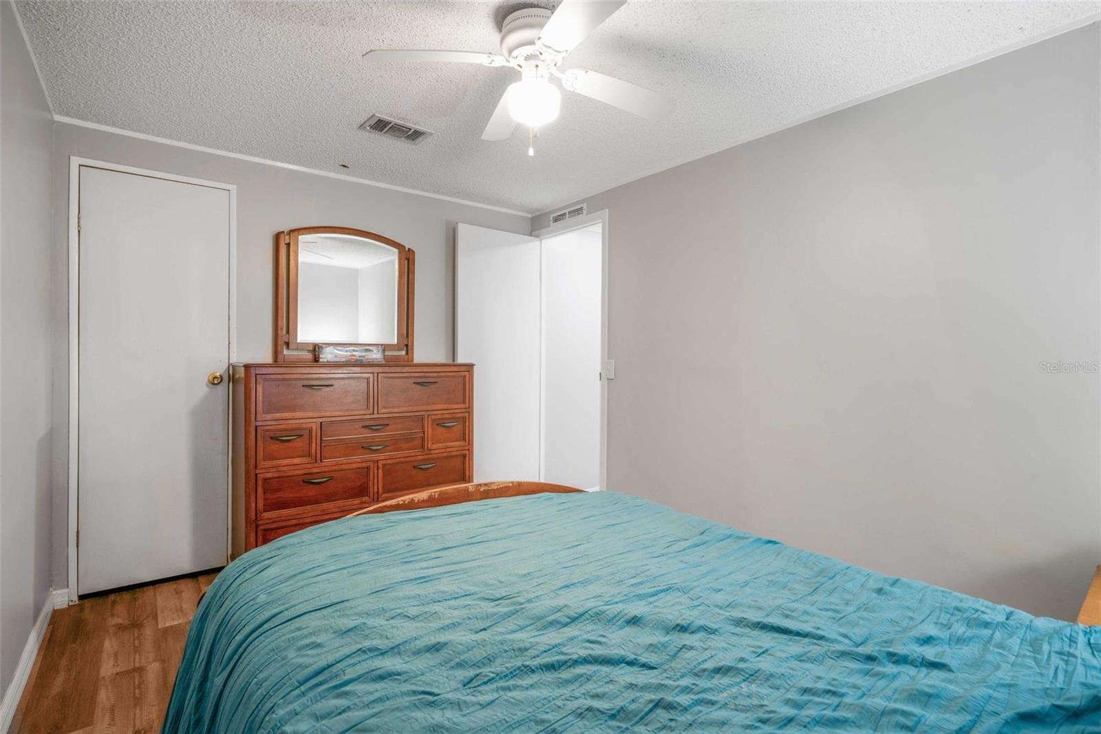 Image 34 of 75 For 6716 Riverbend Road