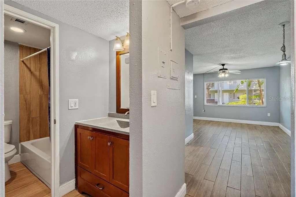 Image 18 of 24 For 379 47th Avenue N 103