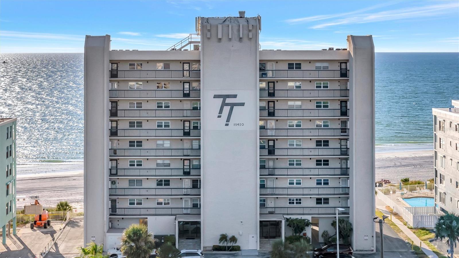 Image 2 of 45 For 19450 Gulf Boulevard 205