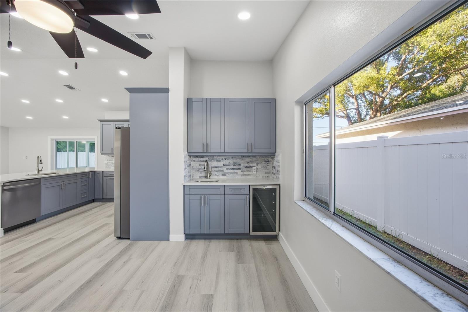 Image 13 of 32 For 7809 Dover Court N