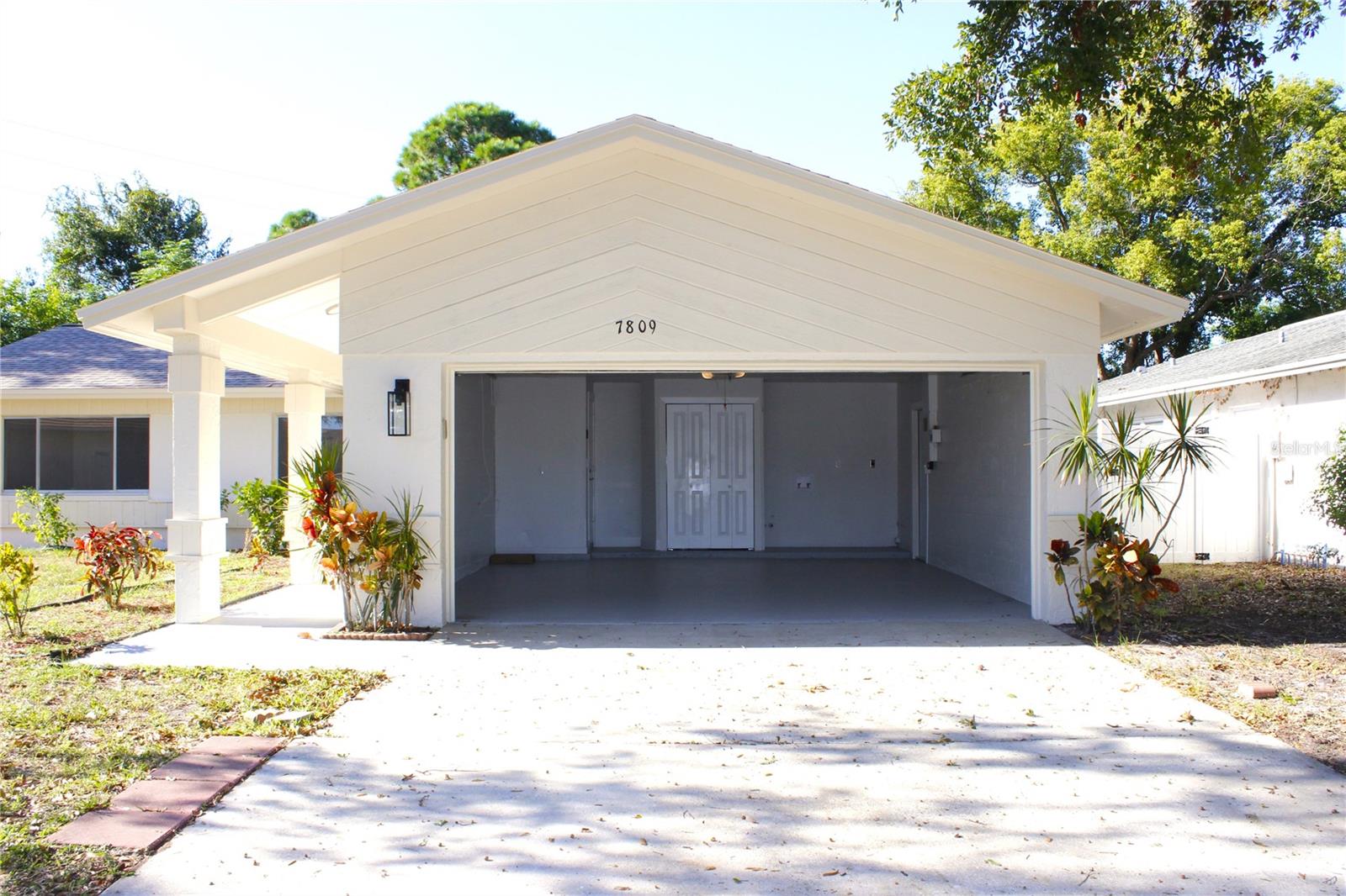 Image 2 of 10 For 7809 Dover Court N