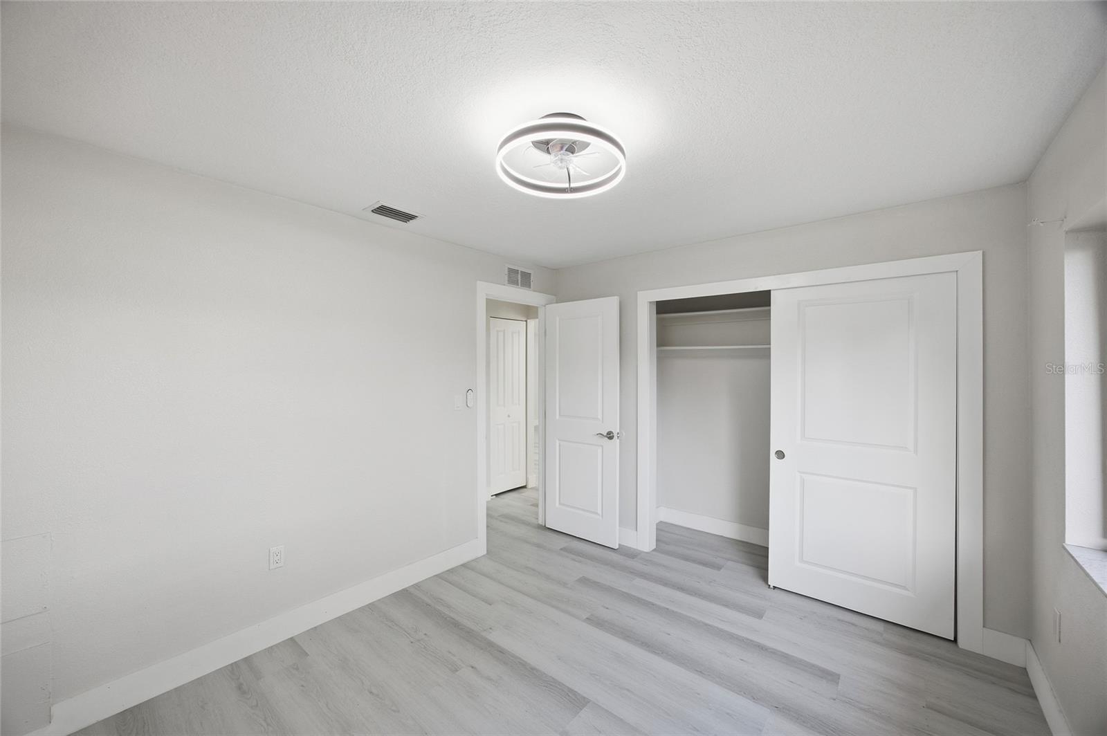 Image 24 of 32 For 7809 Dover Court N