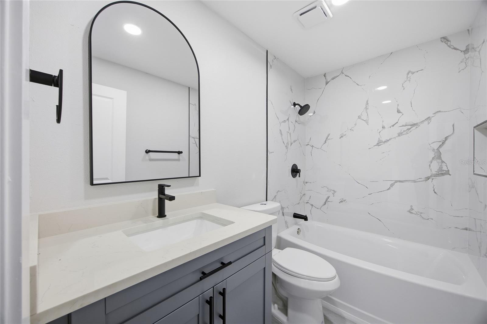 Image 25 of 32 For 7809 Dover Court N