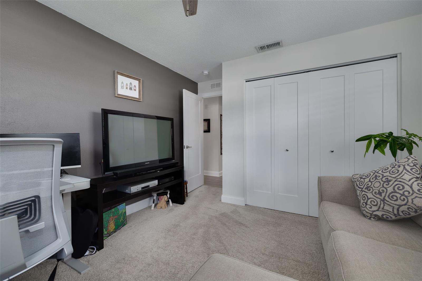 Image 10 of 28 For 1627 Dale Circle S