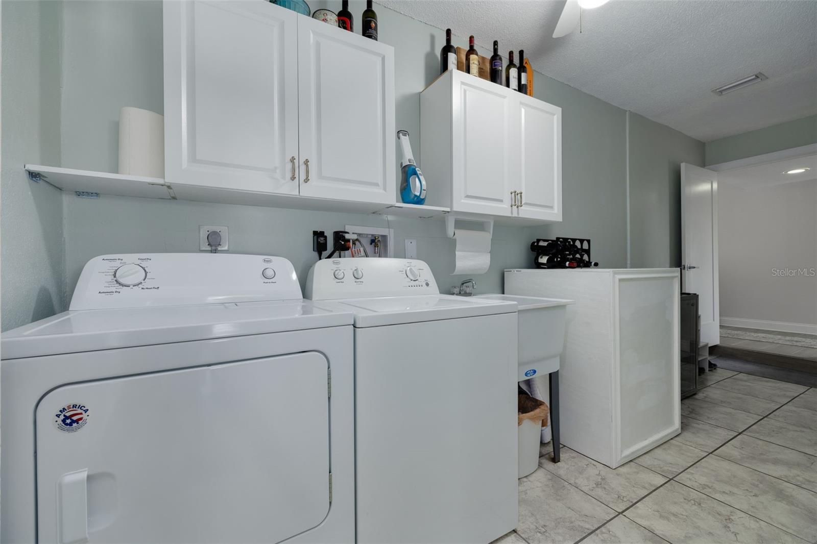 Image 11 of 28 For 1627 Dale Circle S