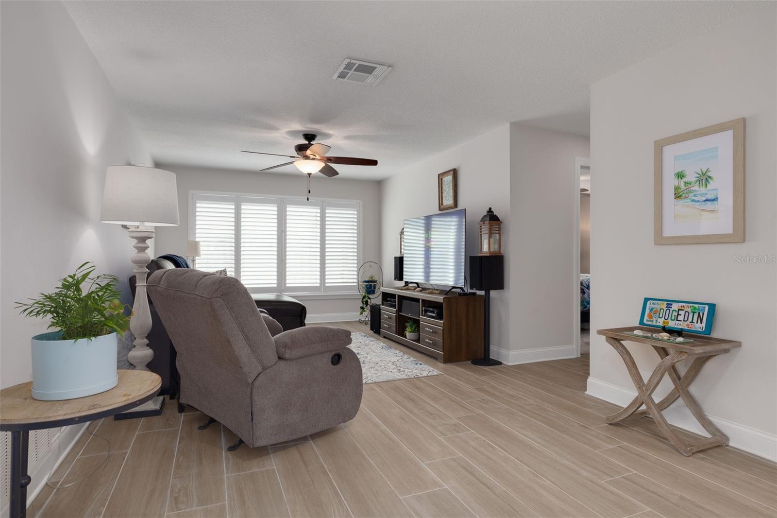 Image 14 of 28 For 1627 Dale Circle S