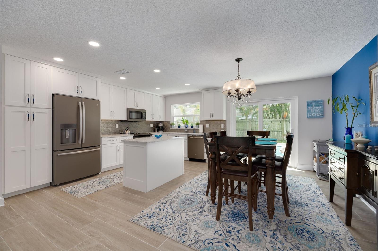 Image 17 of 28 For 1627 Dale Circle S