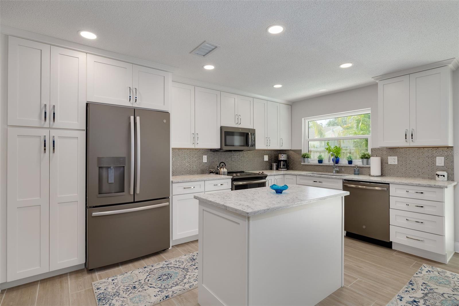 Image 19 of 28 For 1627 Dale Circle S