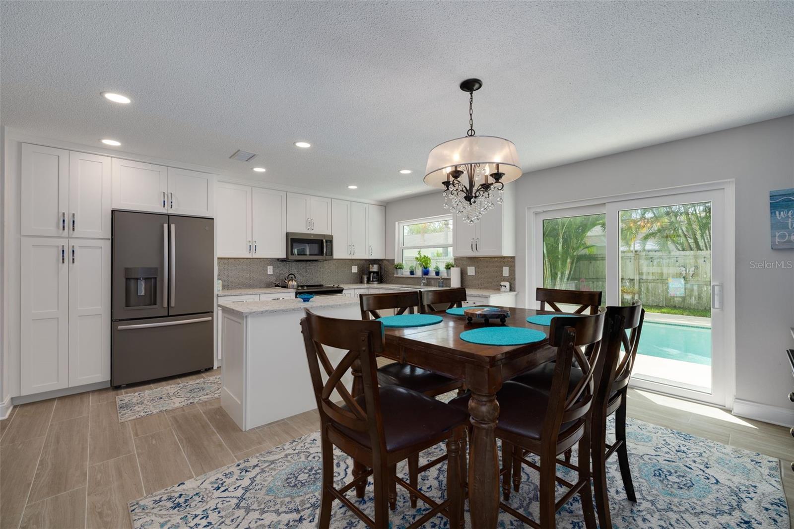 Image 21 of 28 For 1627 Dale Circle S